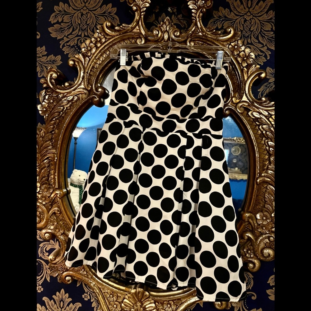 Polkadot strapless dress or top